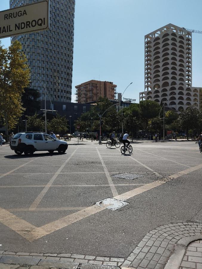 Bea City Center Apartment Tirana Buitenkant foto